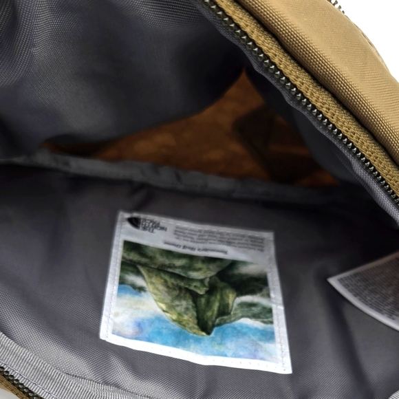#112  NWT - The North Face Berkeley Lumbar - Military Olive/Antelope Tan - Picture 13 of 15